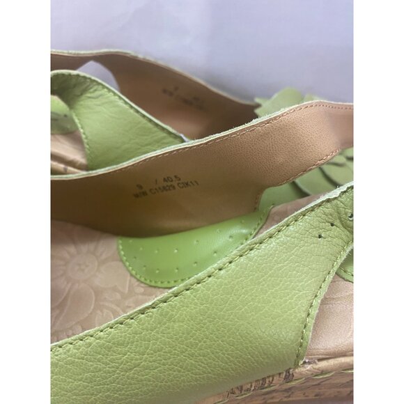 B.OC Women's Green Apple Size 9 Floral accent Wedge Sandal with Box - Picture 4 of 12
